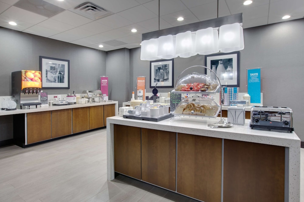 Hampton Inn & Suites Tyler South - photo 17