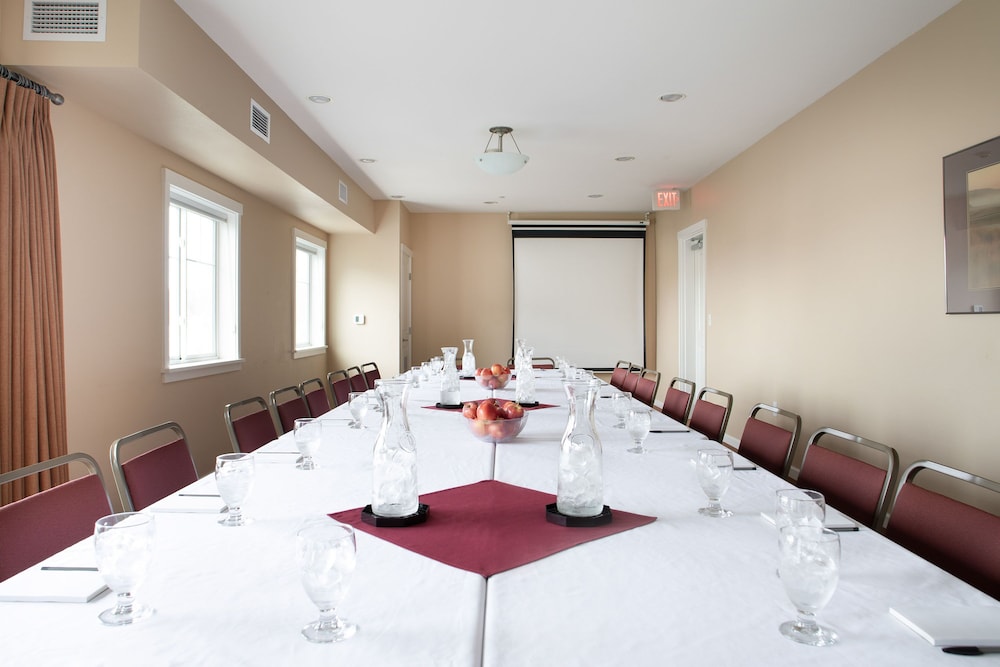 Rivertide Suites Hotel - photo 25