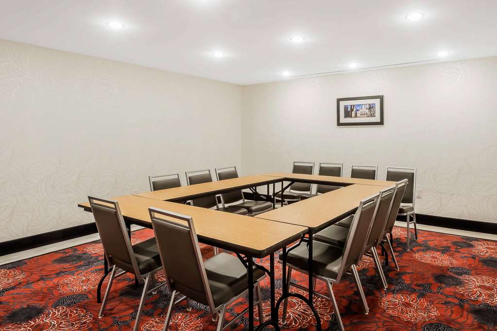 Comfort Inn & Suites near Stadium - photo 46