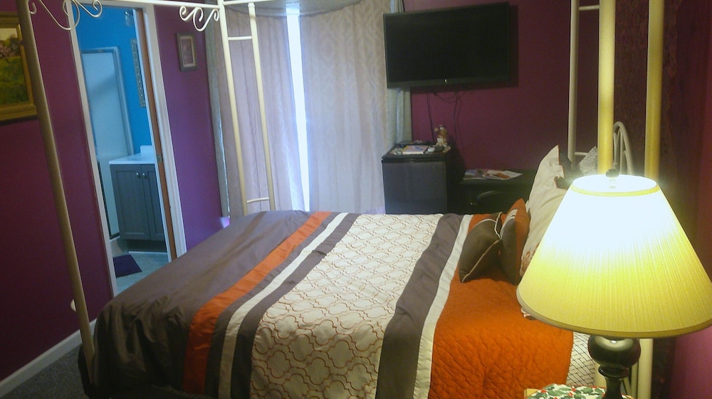 Lil Black Bear Inn - photo 9