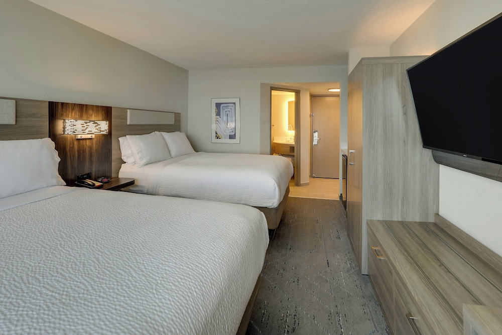 Holiday Inn Express Hotel & Suites Branson 76 Central by IHG - photo 9