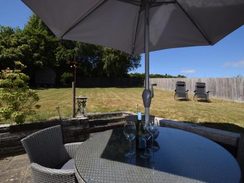 2 Bed in Charmouth DC077 — hotel in Charmouth