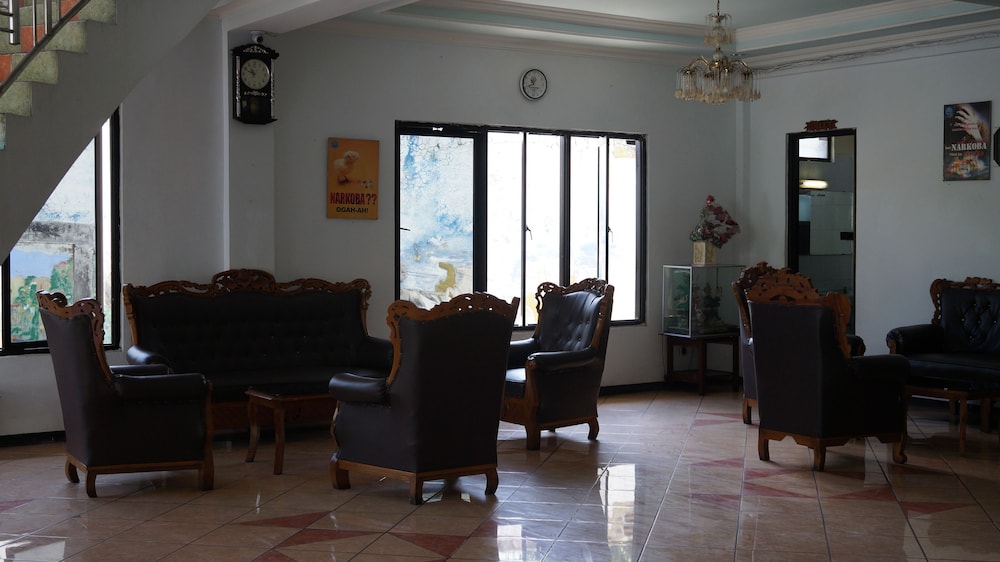 Hotel Surya Indah — Batu — photo 2