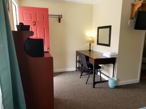 Blue Ridge Motel - photo 13