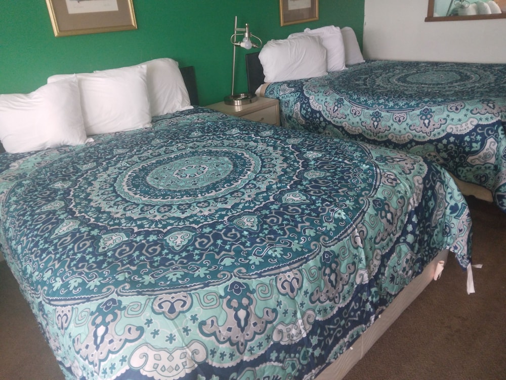 Capri Motel - photo 24