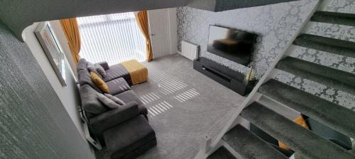 Beautiful 2 bed house close to M74 and Strathclyde Park — 4-Star Luxury Hotel in Motherwell, United Kingdom