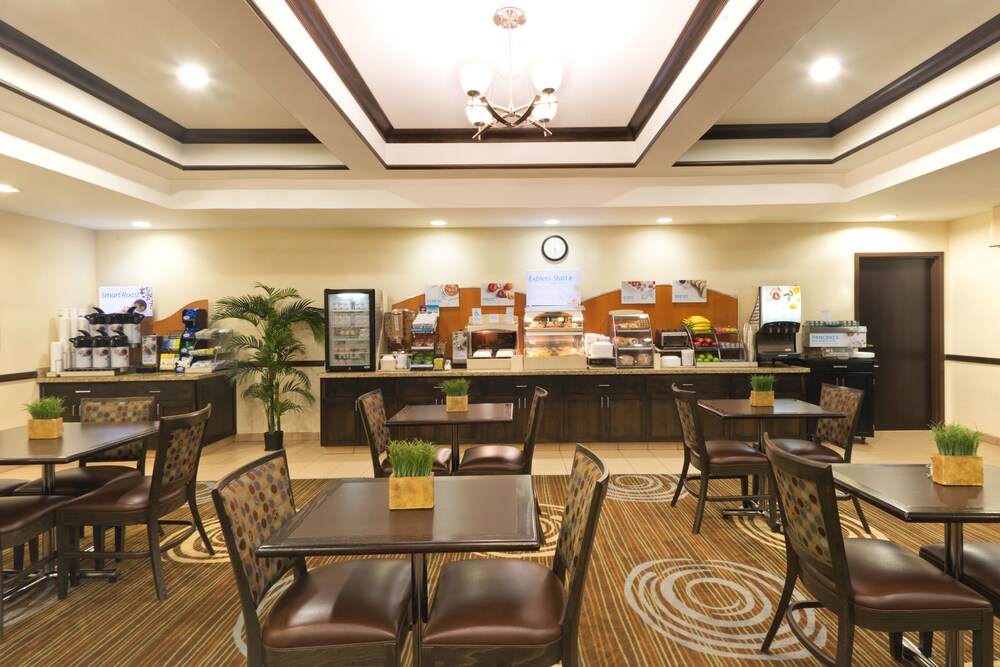 Holiday Inn Express Hotel & Suites Richfield by IHG - photo 36
