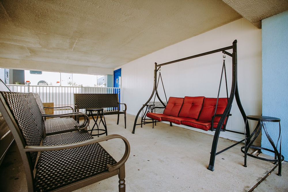 Scottish Inns and Suites Near Kemah Boardwalk - photo 39