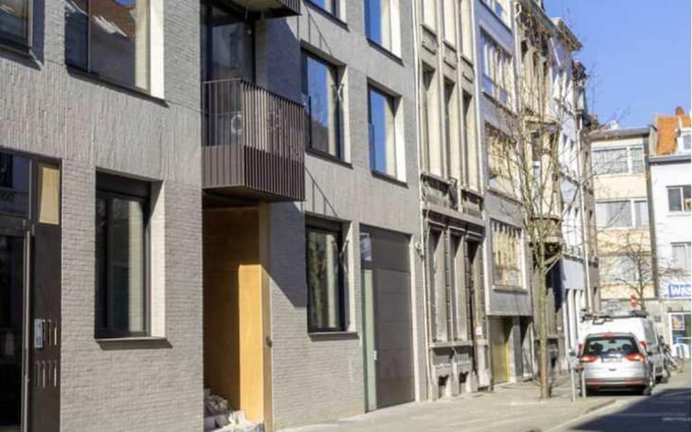 Spacious 3BR 2 5 BA Near Diamond District by Oneluxstay — Antwerpen — photo 3