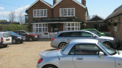 Turfcutters Arms - carbon neutral hotel in Lyndhurst