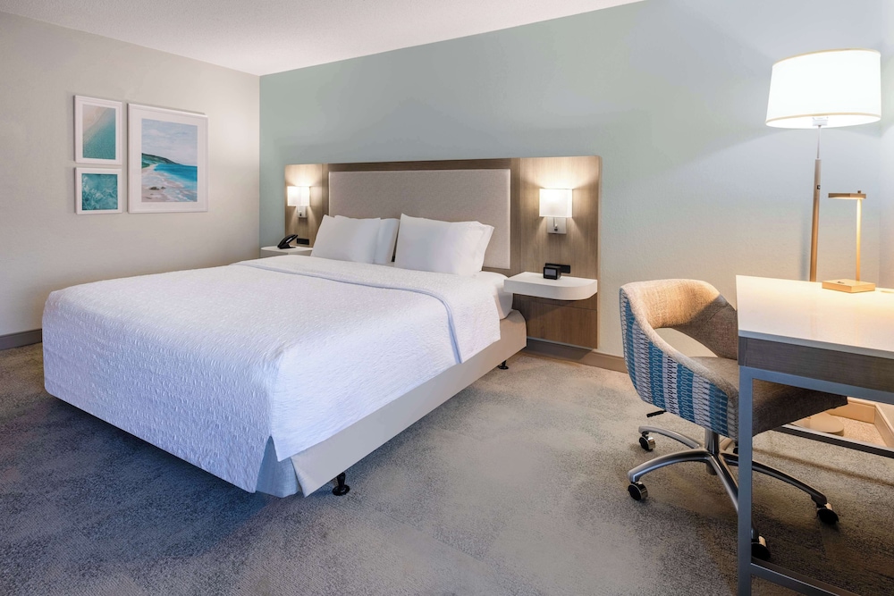 Hampton Inn & Suites Venice Bayside South Sarasota - photo 12