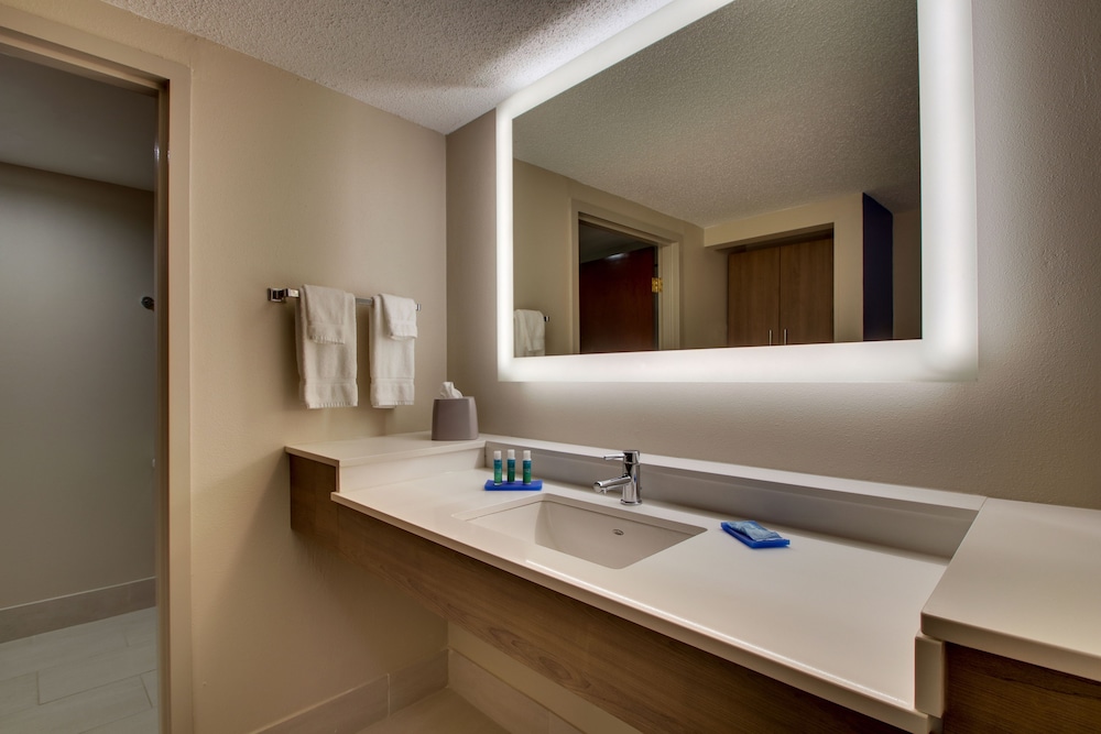 Holiday Inn Express Horse Cave by IHG - photo 26