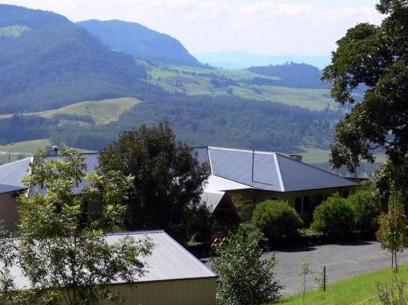 Spring Creek Mountain Cafe & Cottages — 4-Star Luxury Hotel in Warwick, Australia