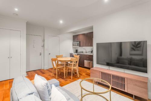 East Village Escape with 3BD 2BA near Tompkins Square Park - photo 3