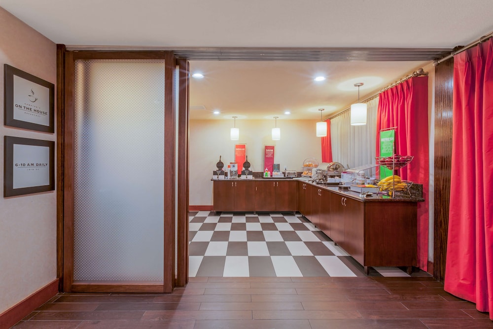 Hampton Inn San Marcos CA - photo 43