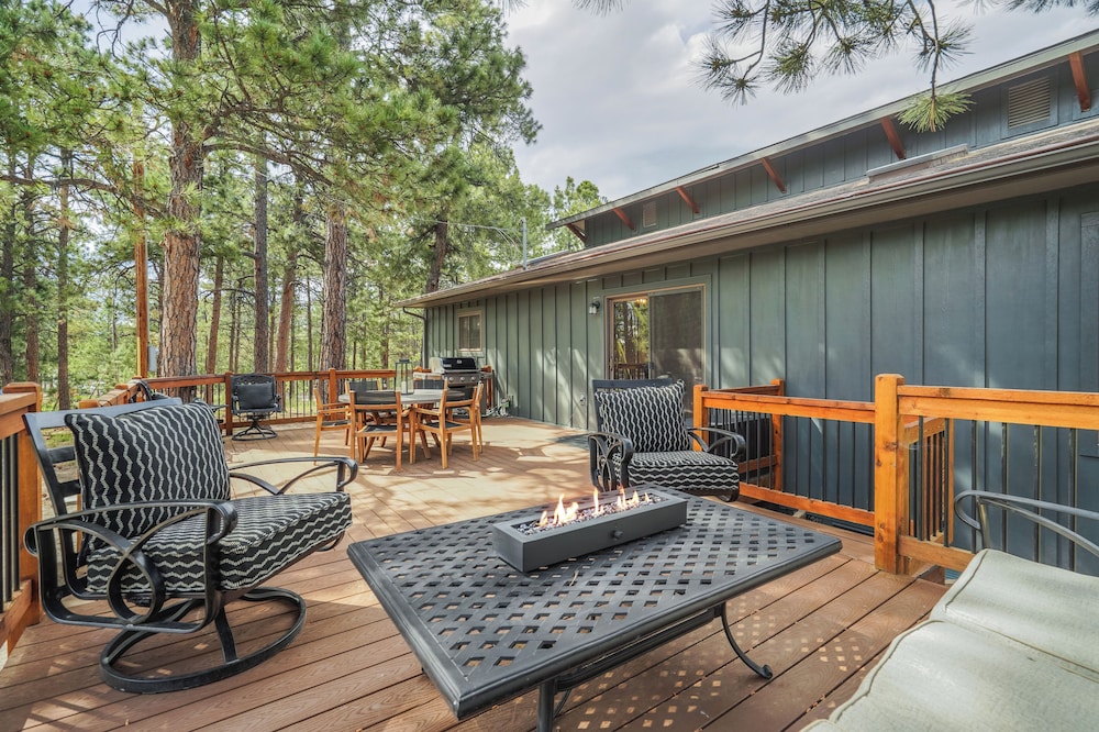 Buckskin Hideaway in Monument, United States