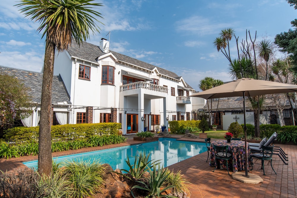5th Avenue Gooseberry Guest House — 4-Star Luxury Hotel in Johannesburg, South Africa