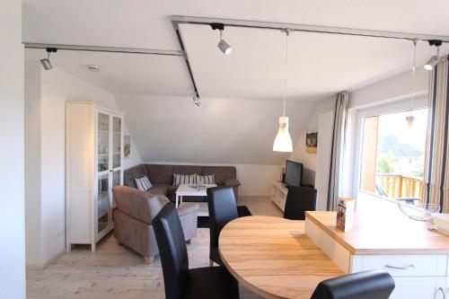 Haus Heckenrose Whg 2 OG — 4-Star Luxury Hotel in Kellenhusen, Germany