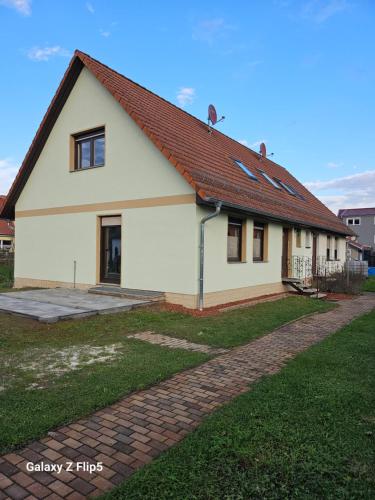 Schlossstraße 11 - carbon neutral hotel in Rottleberode