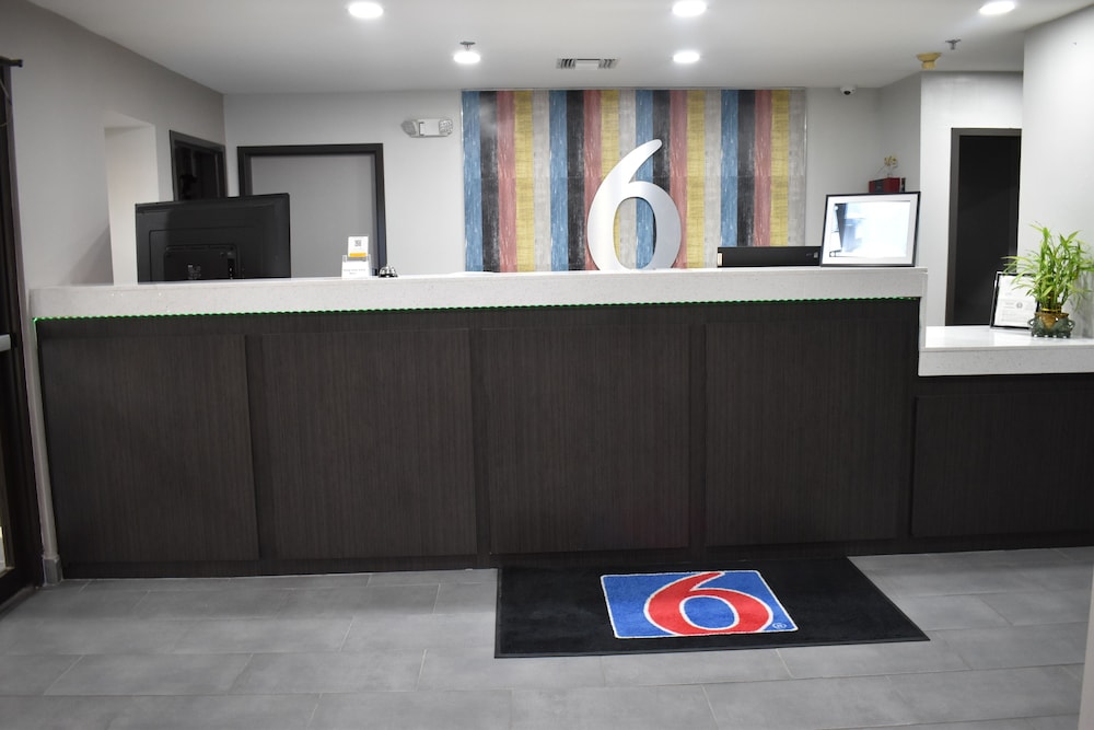 Motel 6 Brenham TX - photo 6