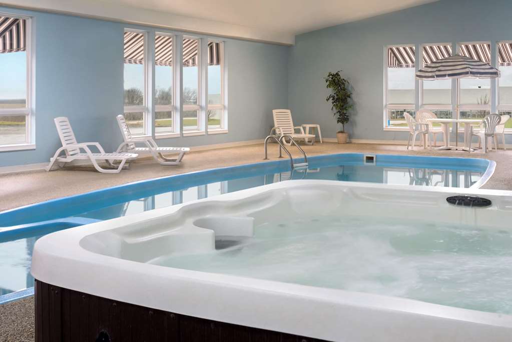 Super 8 by Wyndham Bethany MO - photo 6