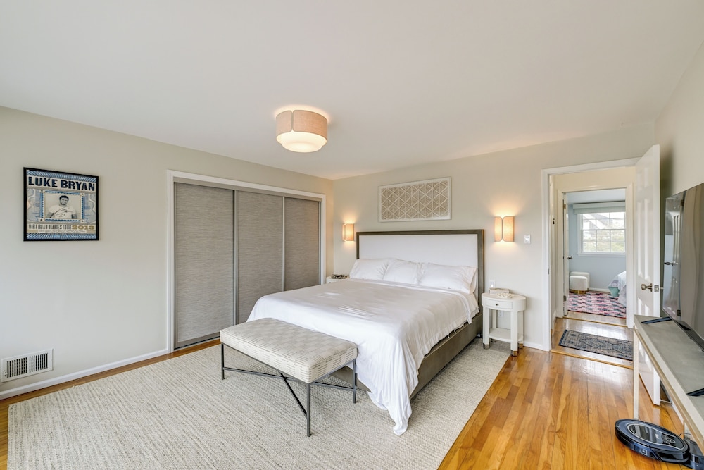 Stunning Westhampton Beach Home with Private Pool — Westhampton Beach — photo 3