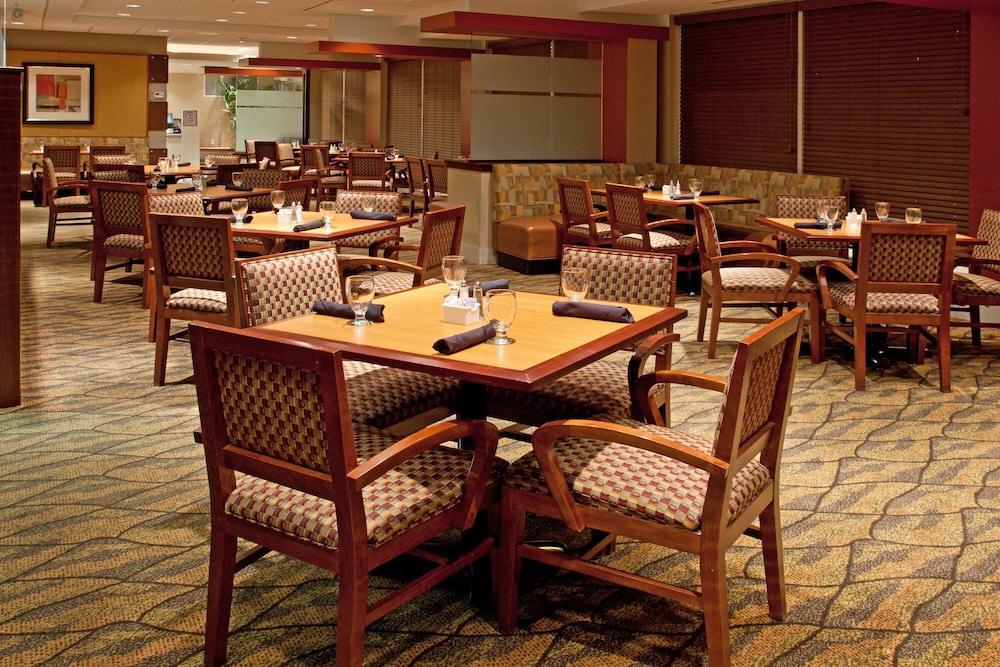 Holiday Inn Columbus Dwtn Capitol Square by IHG - photo 65