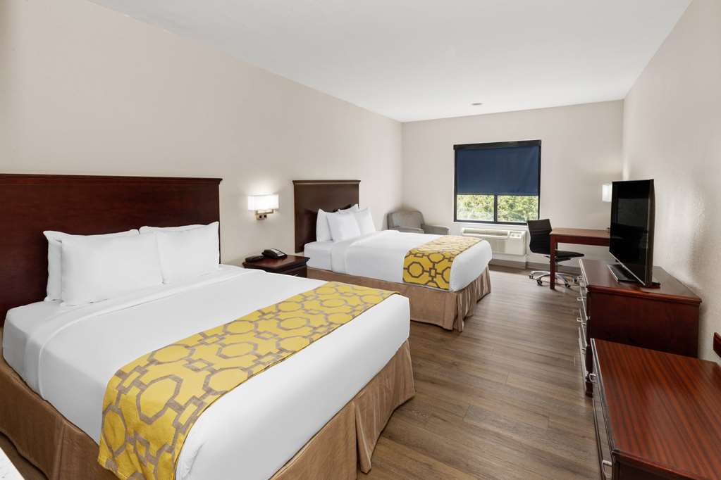 Baymont by Wyndham Houston Brookhollow - photo 14