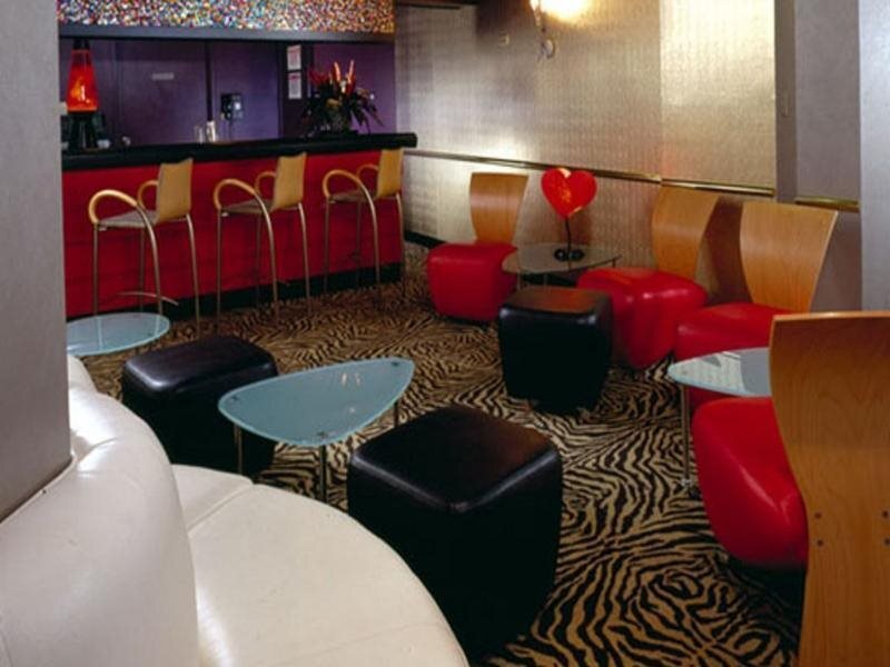 Elvis Presley's Heartbreak Hotel - photo 6