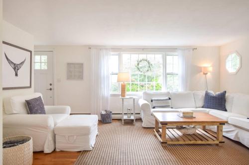 Huge Deck Outdoor Shower Dog Friendly — hotel in Brewster