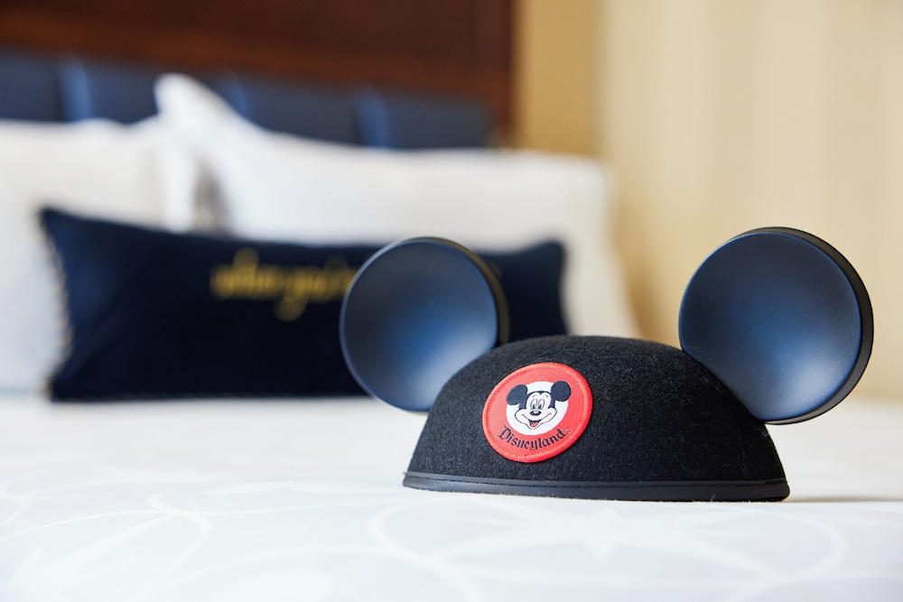 Disneyland Hotel - photo 20