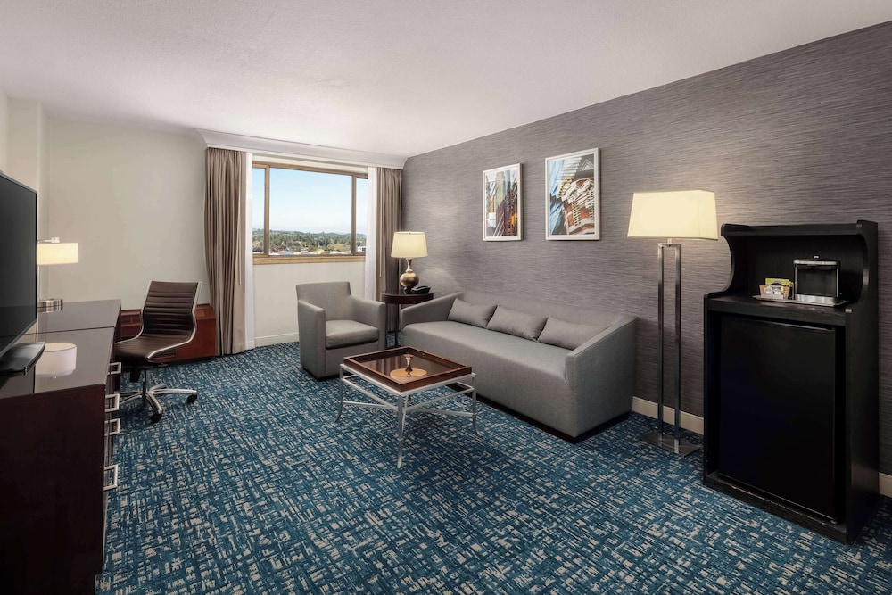 Hilton Concord - photo 11