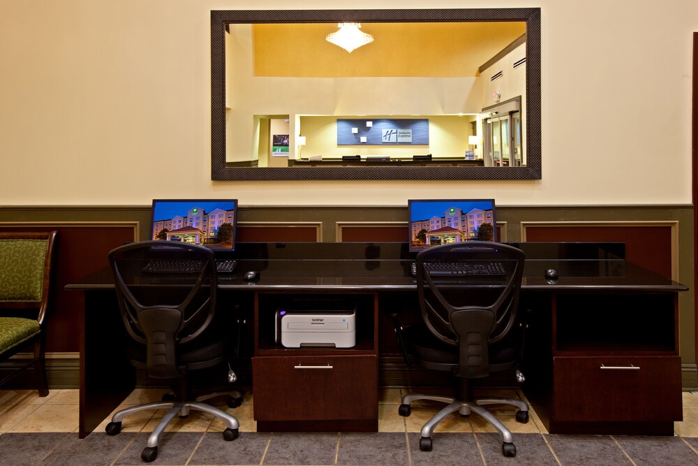 Holiday Inn Express & Suites Indianapolis East By Ihg - photo 33