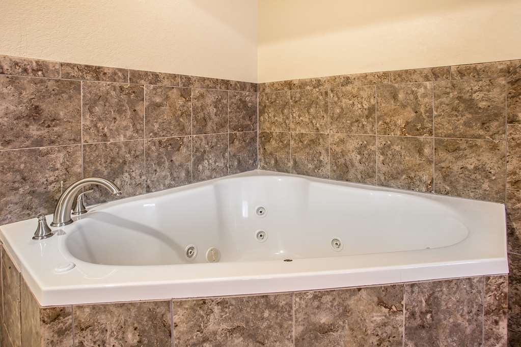 Quality Inn & Suites Marinette - photo 39
