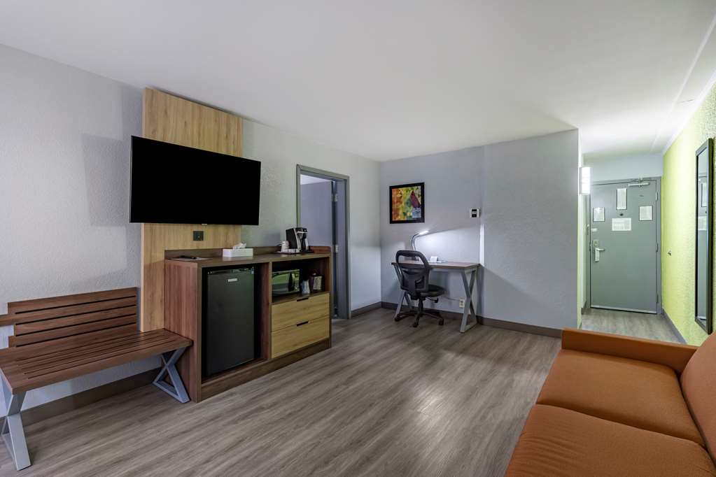 Best Western Plus St. Louis West Westport - photo 14