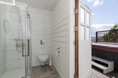 Blue Viking Luxury Cabin