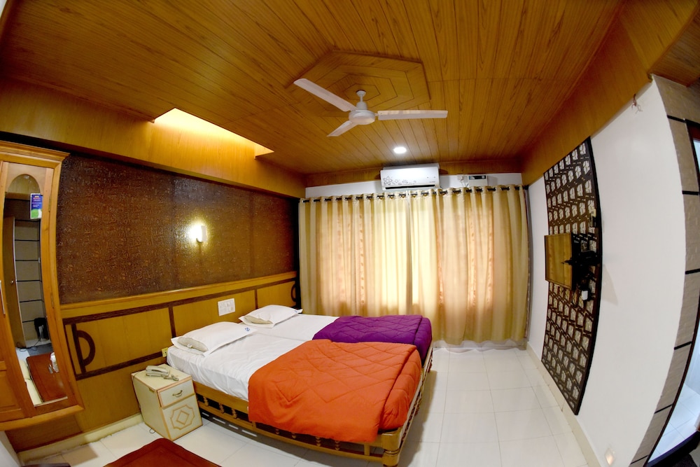 Sharada International Hotel — Udupi