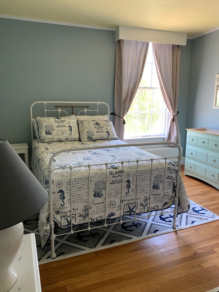 Captain Sweetser's Inn - photo 18