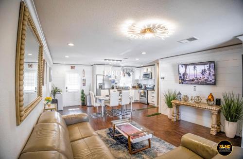 Xlnc Exotic Home Sunnyside 4b 2b by sdstay — 4-Star Luxury Hotel in San Diego, United States