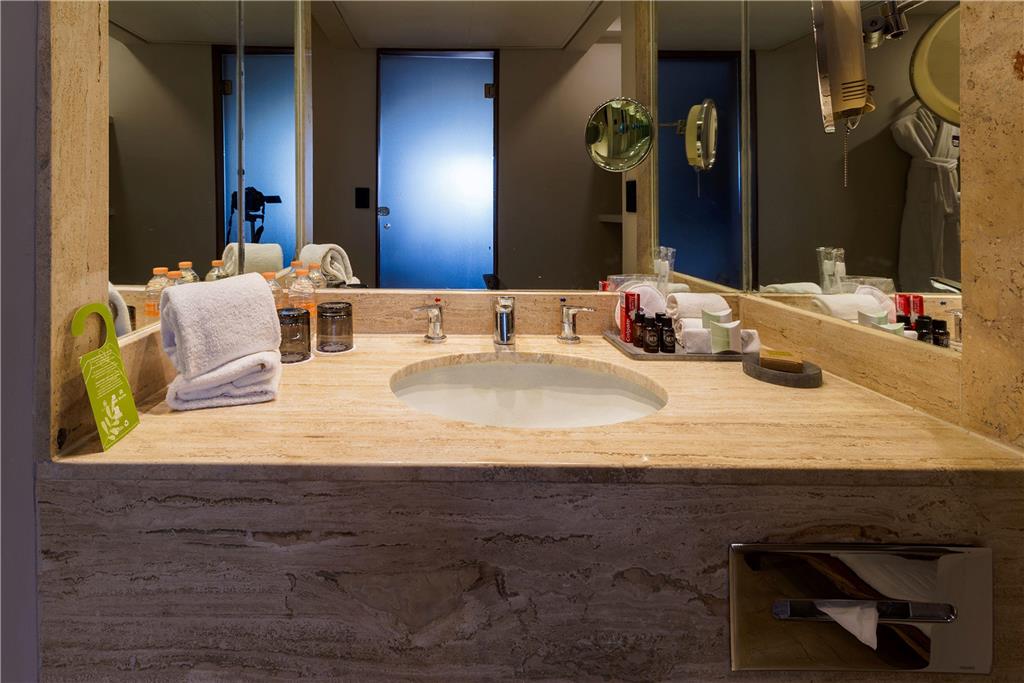 Camino Real Club bathroom amenities