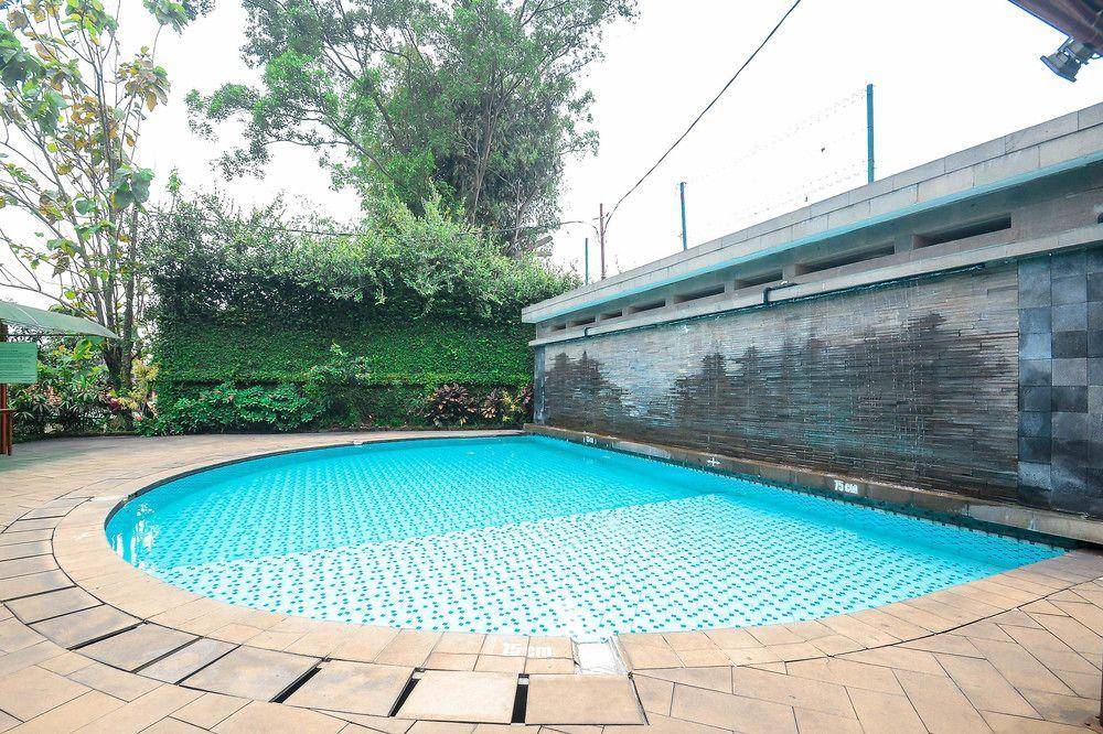 Airy Sukasari Sindang Sirna Elok 9 Bandung — Bandung — photo 4