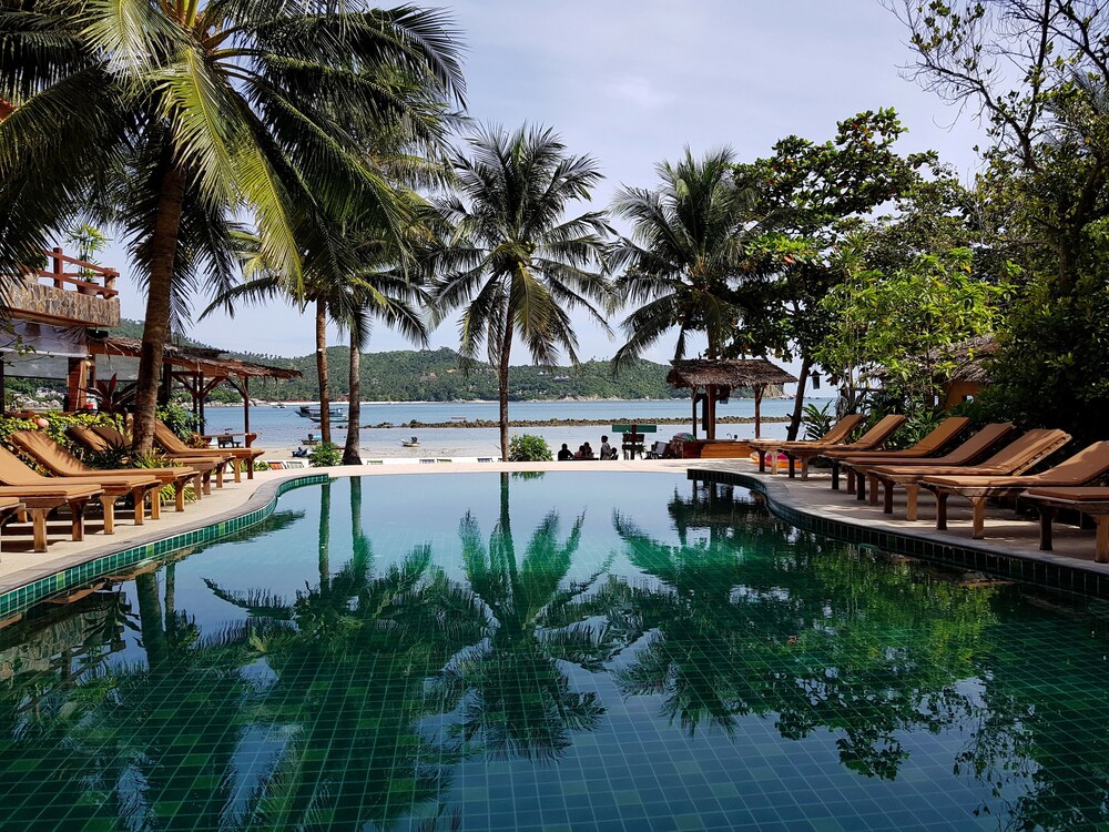 Longtail Beach Resort - carbon neutral hotel in Ko Pha Ngan