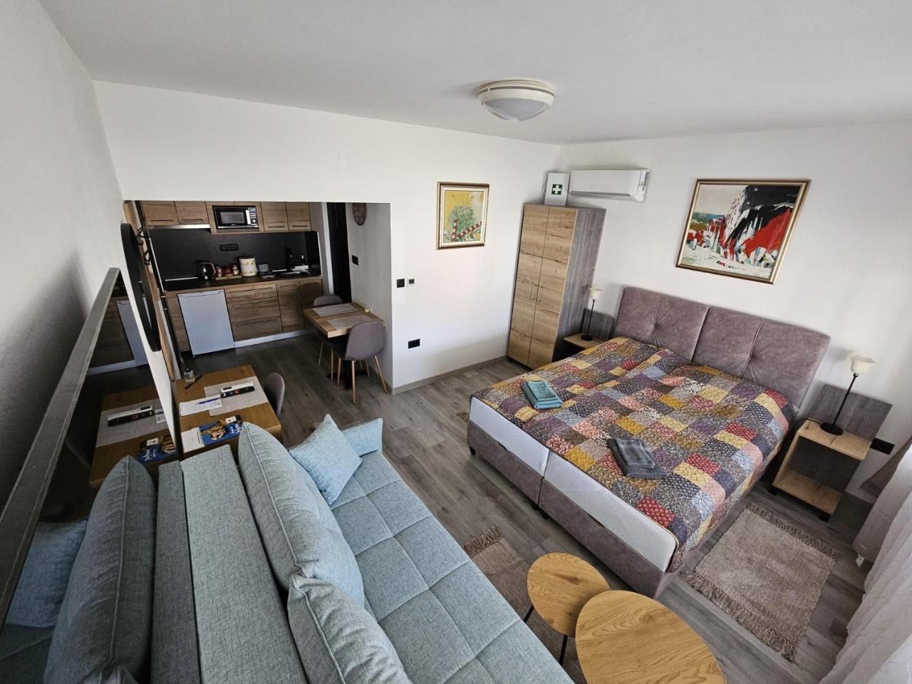 Studio Apartman Vito — Unknown City — photo 2