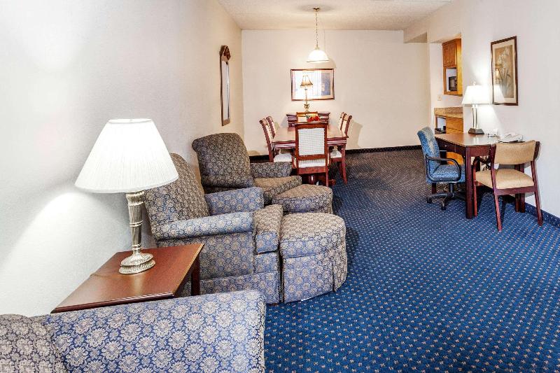 Wingate By Wyndham Atlanta Six Flags Austell - photo 12