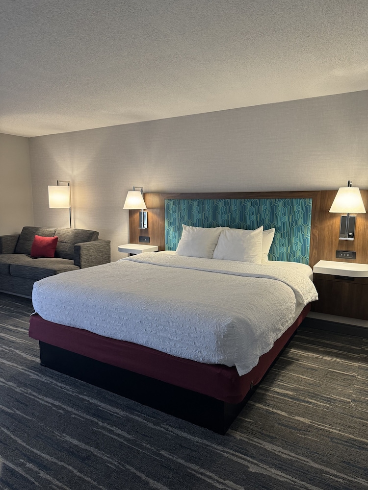 Hampton Inn Lincoln South Heritage Park - photo 9