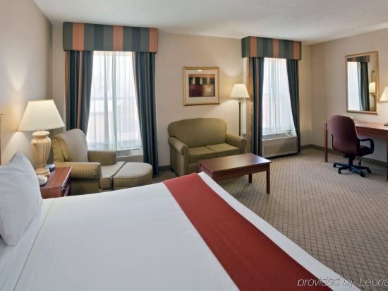 Days Inn by Wyndham Dodge City - photo 13