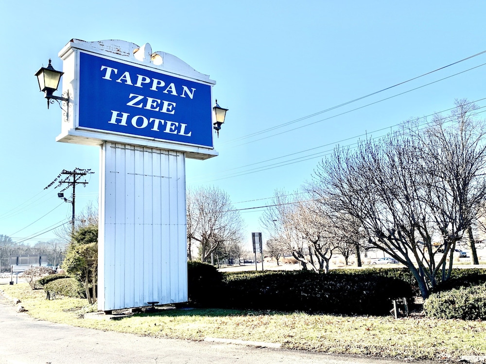 Tappan Zee Hotel - photo 29