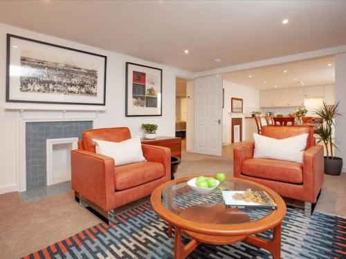 1 Perfectly located stylish comfortable apartment — 4-Star Luxury Hotel in Sidmouth, United Kingdom