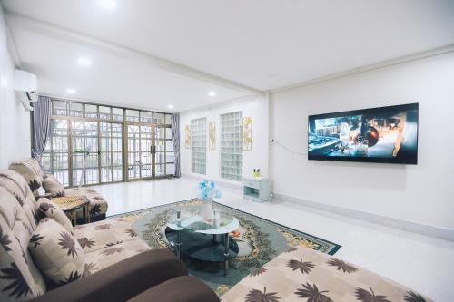 4BR Villa 6min to Lee Garden 22 PAX Paradise Found — 4-Star Luxury Hotel in Hat Yai, Thailand