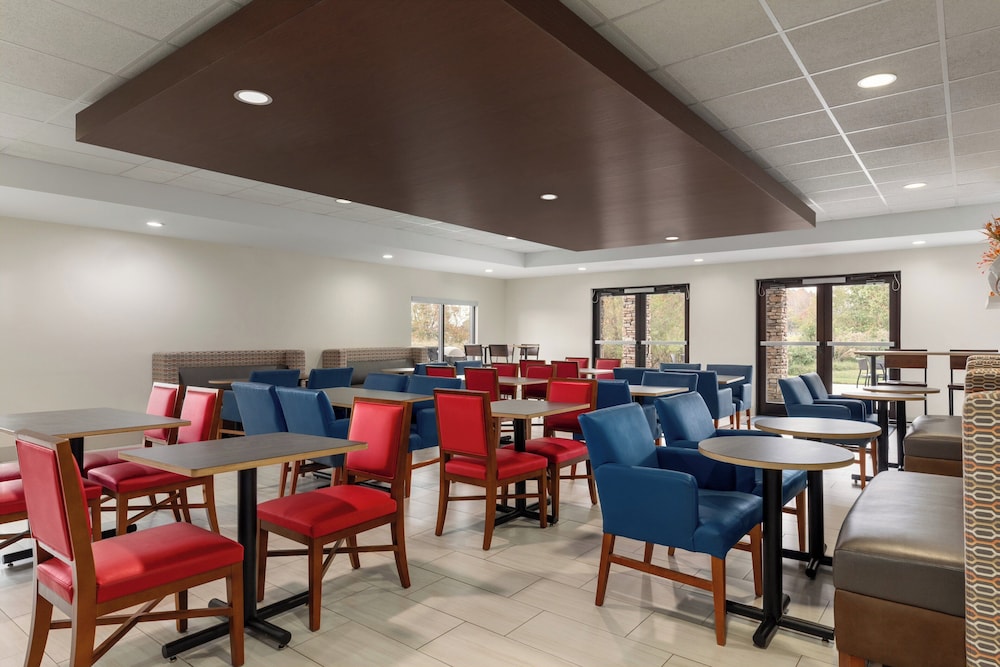 Holiday Inn Express Suites Lexington NwVineyard - photo 62